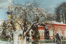 Кликните, чтобы рассмотреть монастыть со всех сторон...
